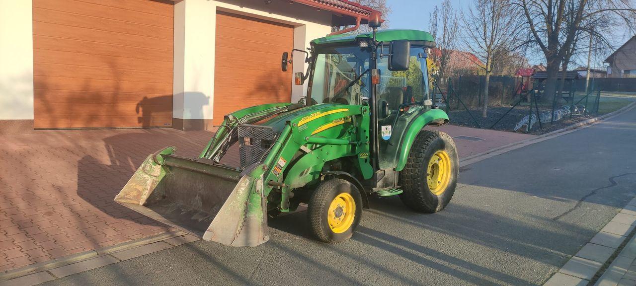 Traktor John Deere 2032 0