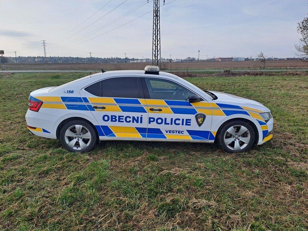 Vozidlo obecní policie Škoda Superb 5