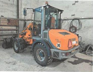 SAMOJÍZDNÝ PRACOVNÍ STROJ – KOMUNÁLNÍ NOSIČ – NAKLADAČ, PAUS TSL 855.S30